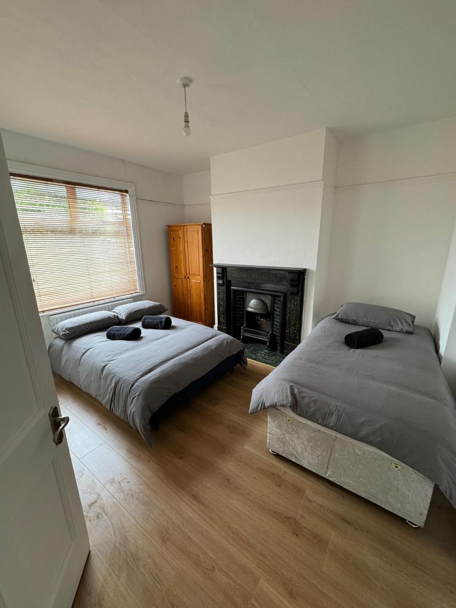 Very Nice Triple Room At 2 Iveragh Rd-5 Дублін Екстер'єр фото